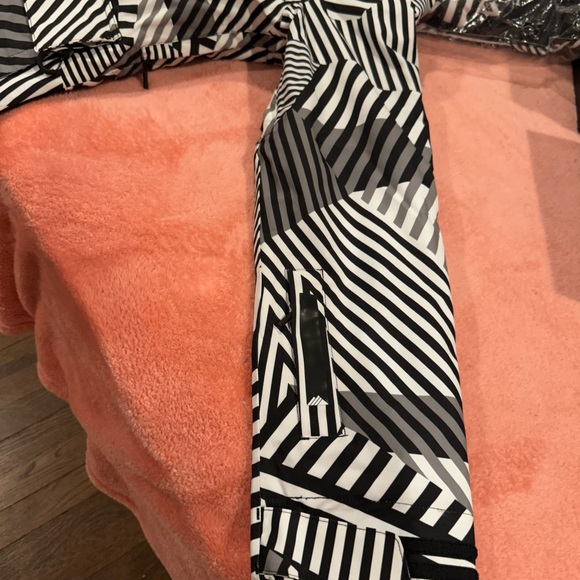 Winters jacket black and white - Picture 7 of 14